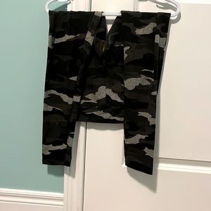 Medium Garage camo leggings